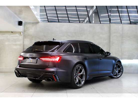 AUDI-RS6-2025