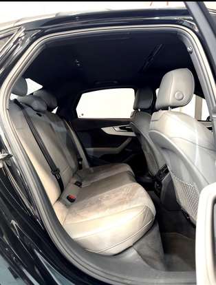 AUDI-A4-2023