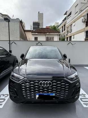 AUDI-Q5-2021