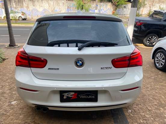 BMW-120i-2015