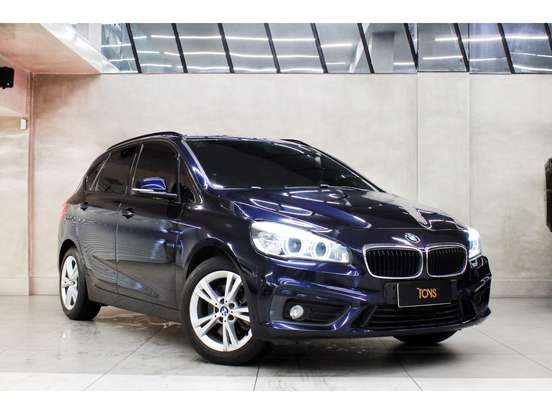 BMW-220i-2016