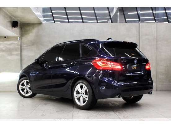 BMW-220i-2.0 CAT GP 16V TURBO ACTIVEFLEX 4P AUTOMÁTICO BMW-220i-2016