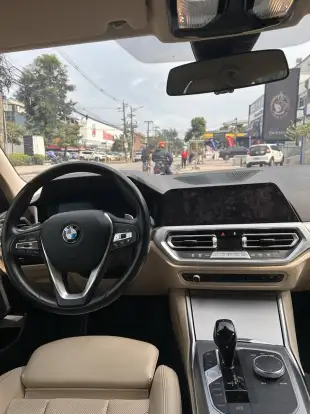 BMW-320i-2022