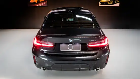 BMW-320i-2024