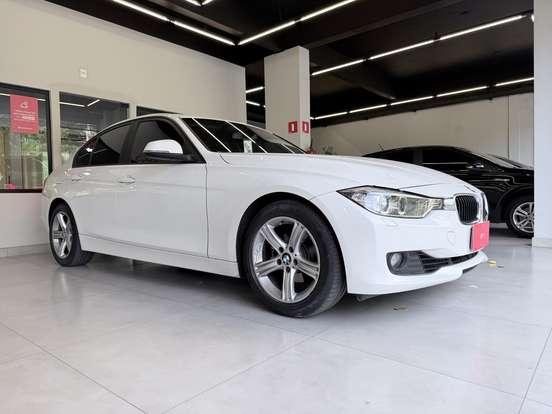 BMW-320i-2013