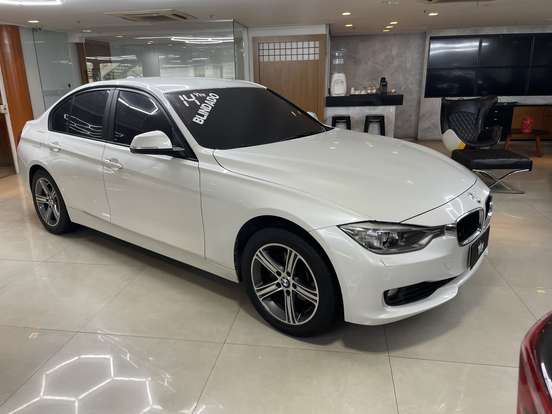 BMW-320i-2013