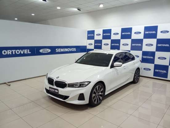 BMW-320i-2023
