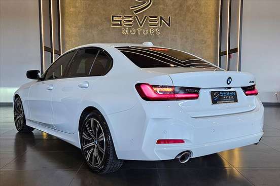 BMW-320i-2024