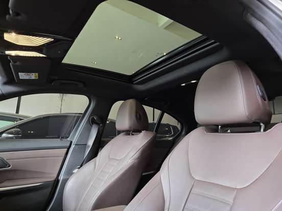 BMW-320i-2025
