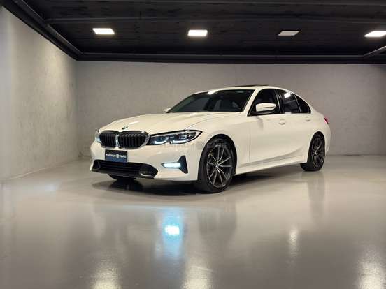 BMW-320i-2020