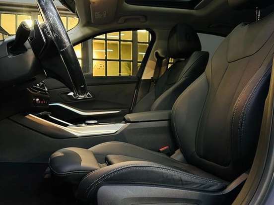 BMW-320i-2023