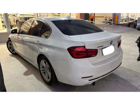 BMW-320i-2018