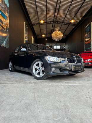 BMW-320i-2014