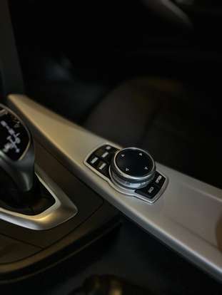 BMW-320i-2014