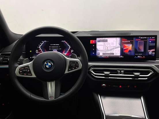 BMW-330e-2023