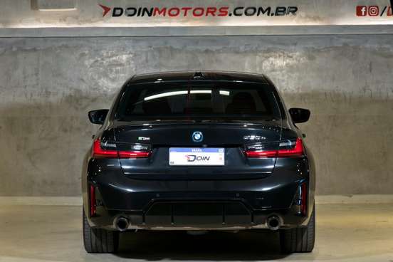 BMW-330e-2024