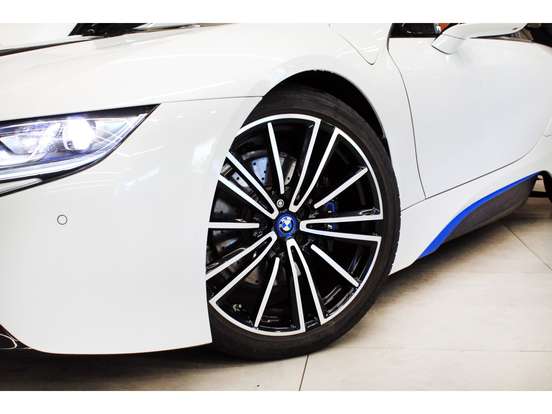 BMW-i8-2019