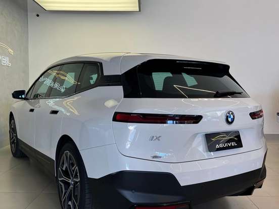 BMW-iX-2022