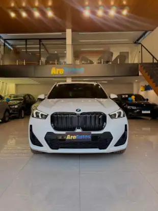 BMW-iX1-2023