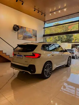 BMW-iX1-2023