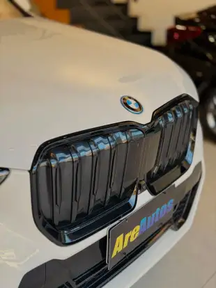 BMW-iX1-2023