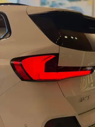BMW-iX1-2023