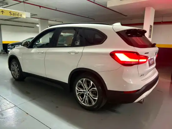 BMW-X1-2.0 16V TURBO ACTIVEFLEX SDRIVE20I OUTDOOR 4P AUTOMÁTICO BMW-X1-2021