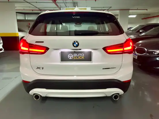 BMW-X1-2.0 16V TURBO ACTIVEFLEX SDRIVE20I OUTDOOR 4P AUTOMÁTICO BMW-X1-2021