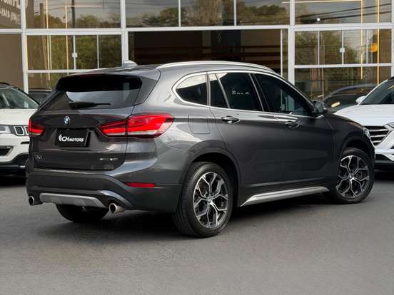 BMW-X1-2.0 16V TURBO ACTIVEFLEX SDRIVE20I X-LINE 4P AUTOMÁTICO BMW-X1-2019