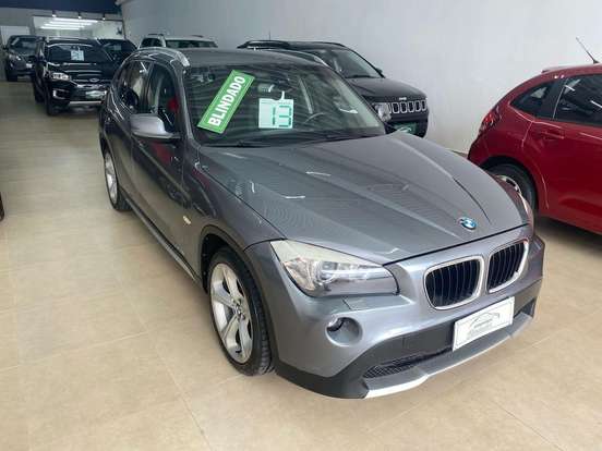 BMW-X1-2012