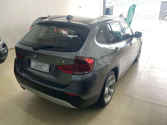 BMW-X1-2012
