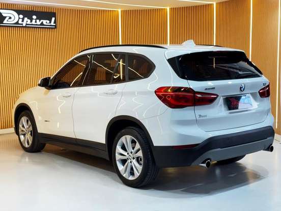 BMW-X1-2.0 16V TURBO GASOLINA SDRIVE20I GP 4P AUTOMÁTICO BMW-X1-2016