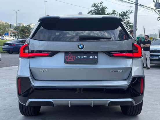 BMW-X1-2024