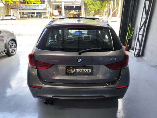 BMW-X1-2012