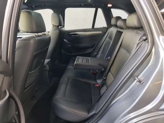 BMW-X1-2012