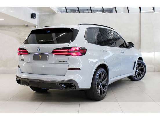 BMW-X5-3.0 I6 TURBO HÍBRIDO XDRIVE50E M SPORT AUTOMÁTICO BMW-X5-2024