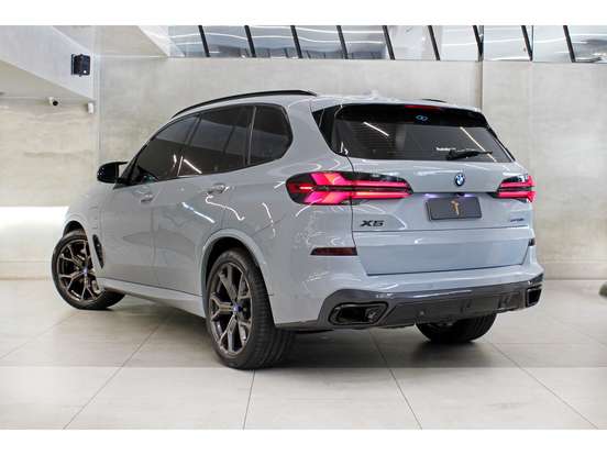 BMW-X5-3.0 I6 TURBO HÍBRIDO XDRIVE50E M SPORT AUTOMÁTICO BMW-X5-2024