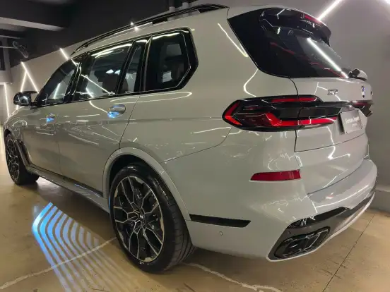 BMW-X7-4.4 V8 GASOLINA M60i STEPTRONIC BMW-X7-2024