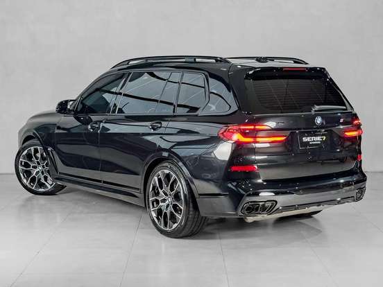 BMW-X7-4.4 V8 GASOLINA M60i STEPTRONIC BMW-X7-2024
