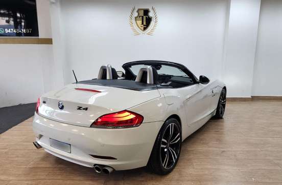 BMW-Z4-2.5 I6 GASOLINA SDRIVE23I AUTOMÁTICO BMW-Z4-2010