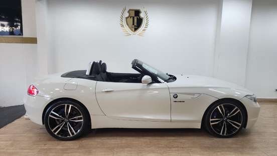 BMW-Z4-2.5 I6 GASOLINA SDRIVE23I AUTOMÁTICO BMW-Z4-2010