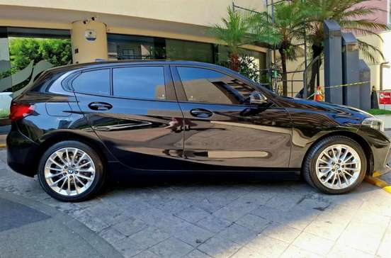 BMW-118i-2019