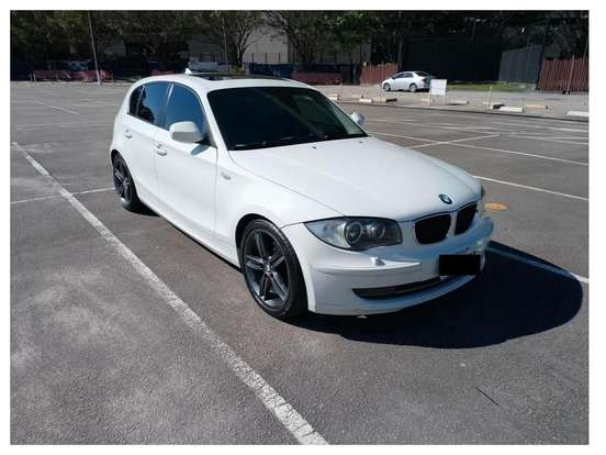 BMW-120i-2.0 TOP HATCH 16V GASOLINA 4P AUTOMÁTICO BMW-120i-2011