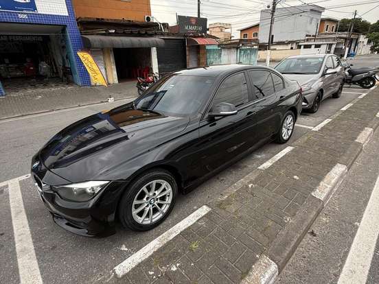 BMW-316i-1.6 SEDAN 16V TURBO GASOLINA 4P AUTOMATICO BMW-316i-2014