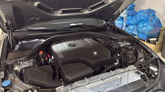 BMW-320i-2024