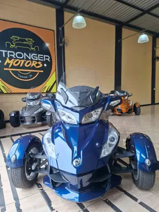 CAN-AM SPYDER RT-S 