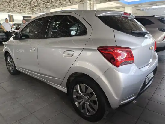 CHEVROLET-ONIX-2019