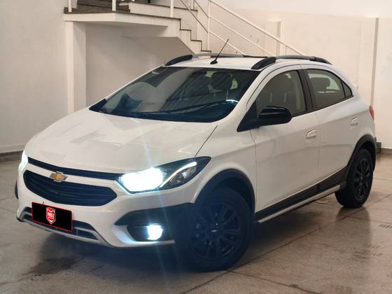 CHEVROLET ONIX 1.4 MPFI ACTIV 8V FLEX 4P AUTOMÁTICO