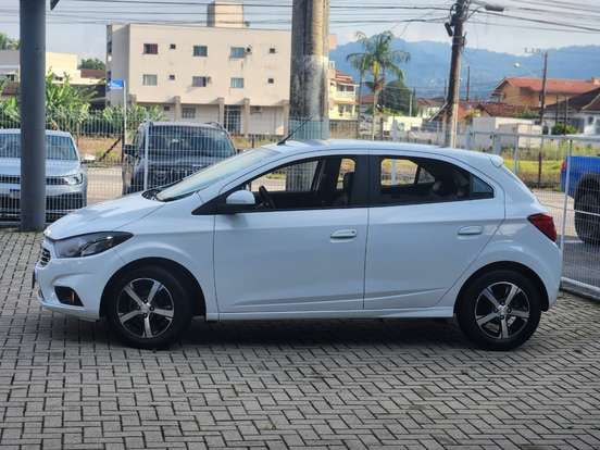 CHEVROLET-ONIX-1.4 MPFI LTZ 8V FLEX 4P AUTOMÁTICO CHEVROLET-ONIX-2017
