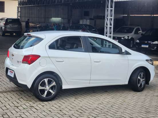 CHEVROLET-ONIX-2017